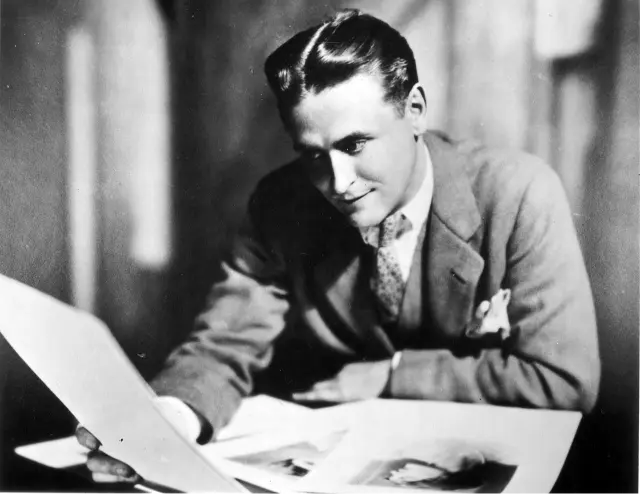 Cover image for: The Great Gatsby: Desire, Illusion, and the Fragile Architecture of the American Dream - Storyweaver Sanctum